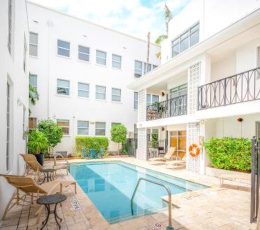 Fountain condo 2 story Pool BBQ Balcony