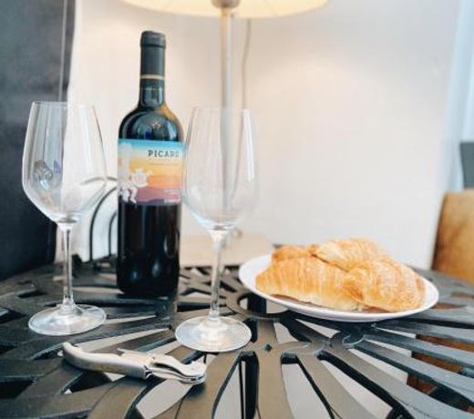 Nine20 Collins Apartments by Lowkl