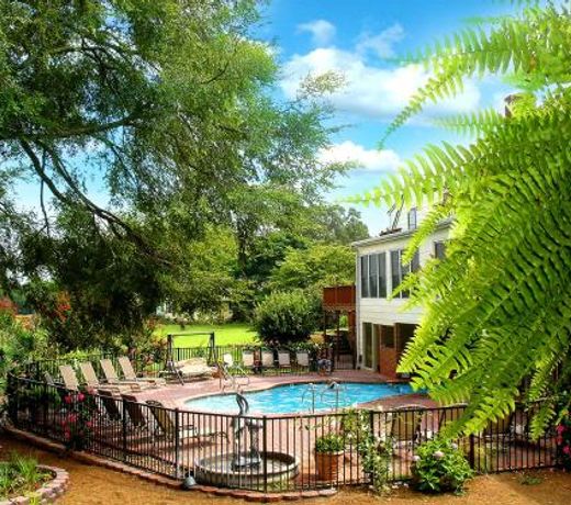 Southern Cross Guest Ranch