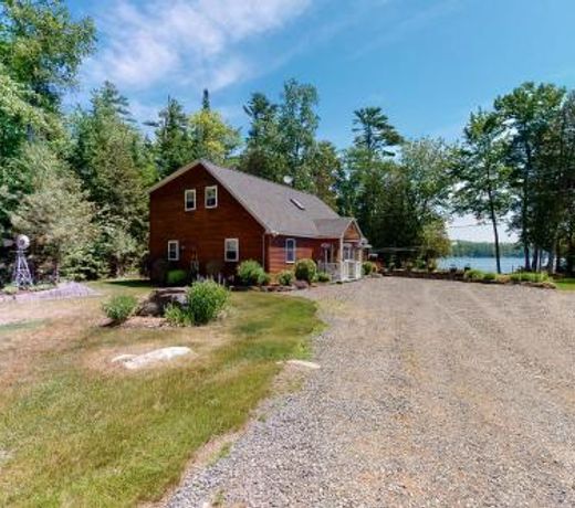 Spectacular Sebec Setting