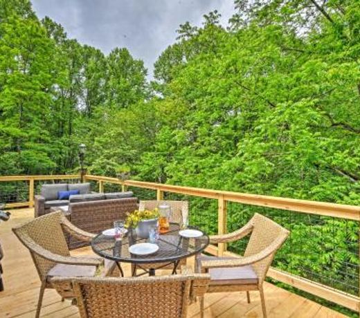 Renovated Highlands Cottage 3 Mi to Downtown!