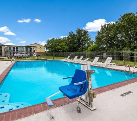 Motel 6 Groves, Tx