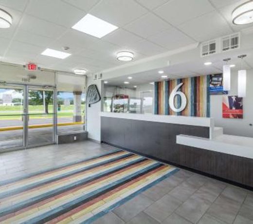 Motel 6 Groves, Tx