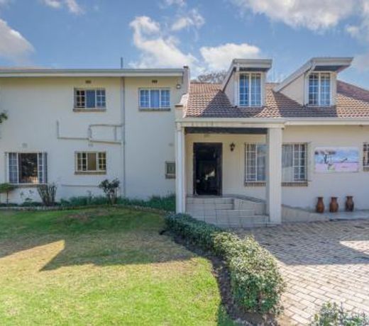 Royal Olympia Lodges & Safaris RSA