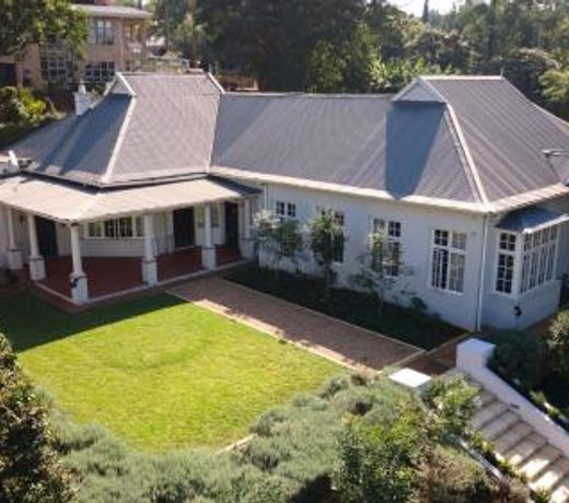 Taunton Manor
