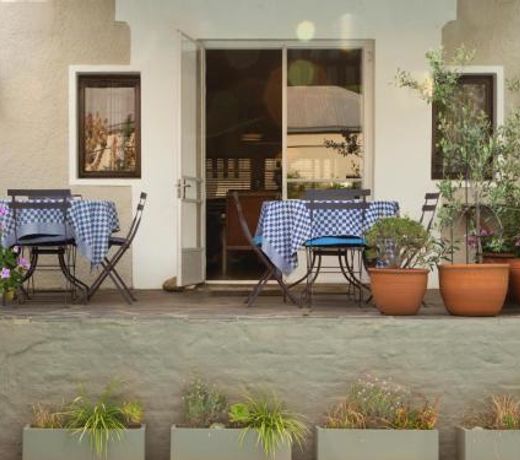 Be My Guest Bed; Book & Breakfast