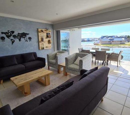 33 Kingston Place, Marina Martinique
