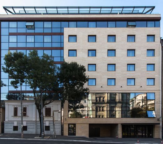 Central Point Hotel