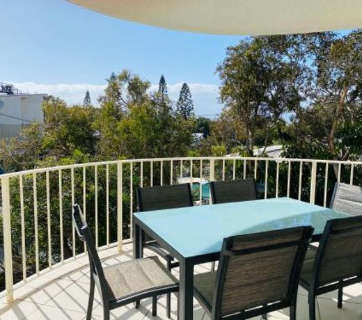 Steps From The Beach 3br Apt FREE Wifi,Pool,Parking,Apple TV