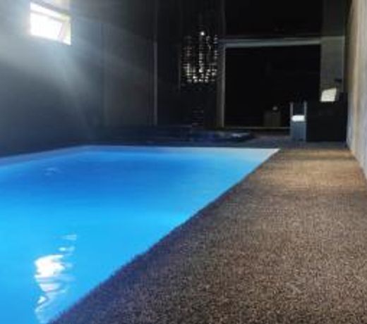 Suite avec piscine privee