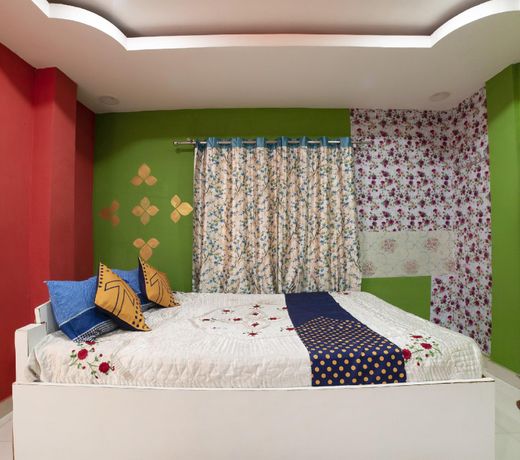 SPOT ON 71928 Nirmal Guest House