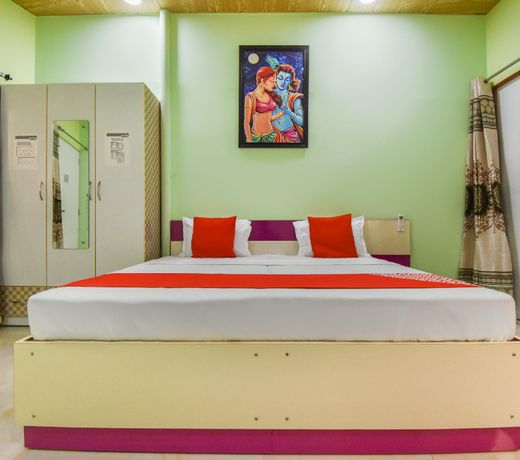 OYO 75015 Radhe Home Stay