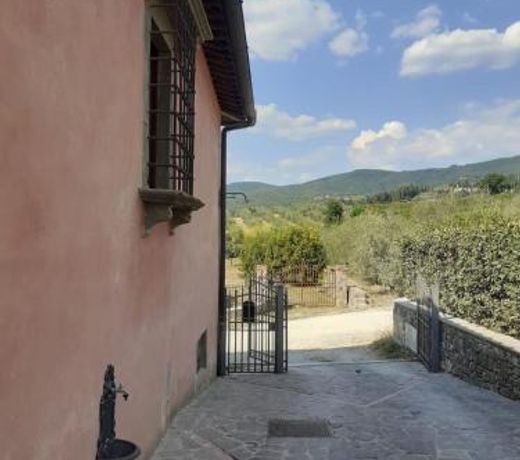 Tuscan rooms