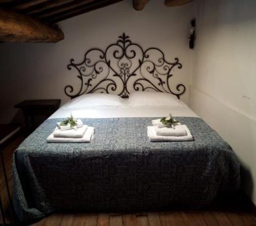 Tuscan rooms