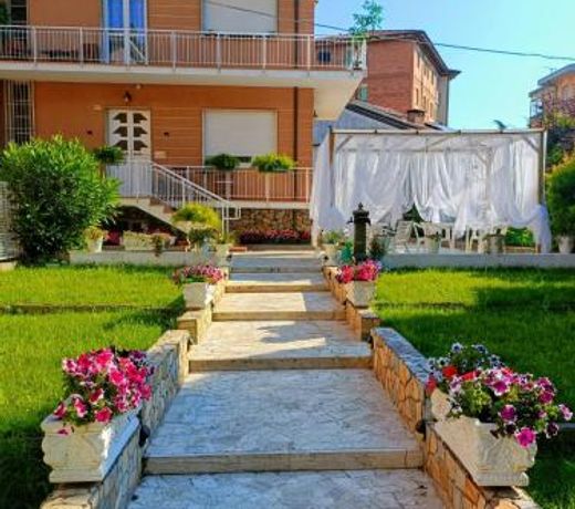 Bed & Breakfast Domus Cesena
