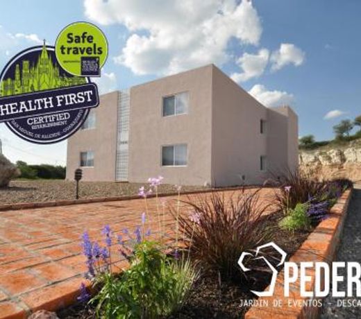 Pedernal Hotel