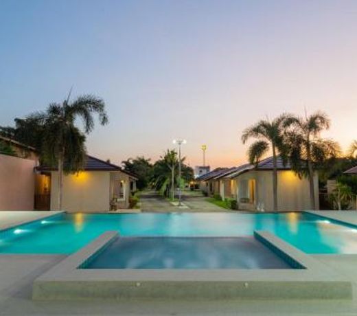 AKARD Private Villas Sattahip