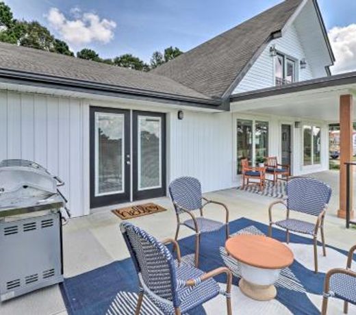 Chic Lakehouse with Deck, Fire Pit, Walk to Golf