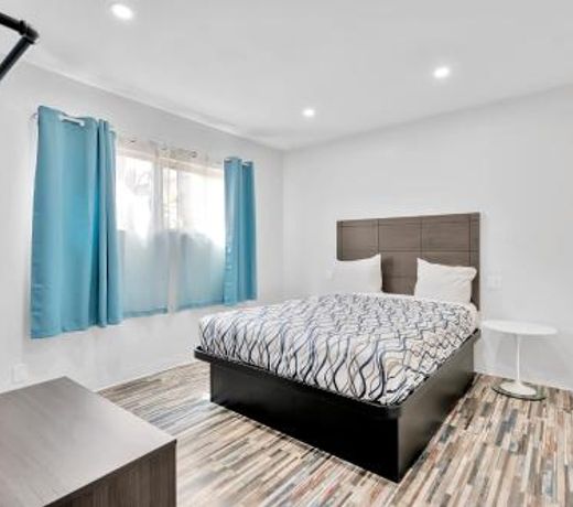 Tradewinds Motel