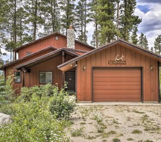 Rustic Cabin with Fireplace, 2 Mi to Grand Lake