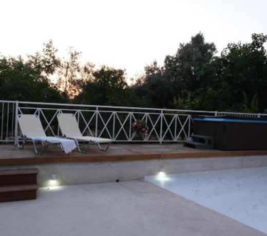 Luxury Fani House Next to Harbor area with Jacuzzi