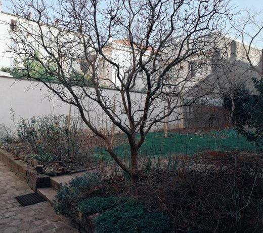 Studio dans un quartier residentiel Ã  Montrouge avec le metro Ã  2 min