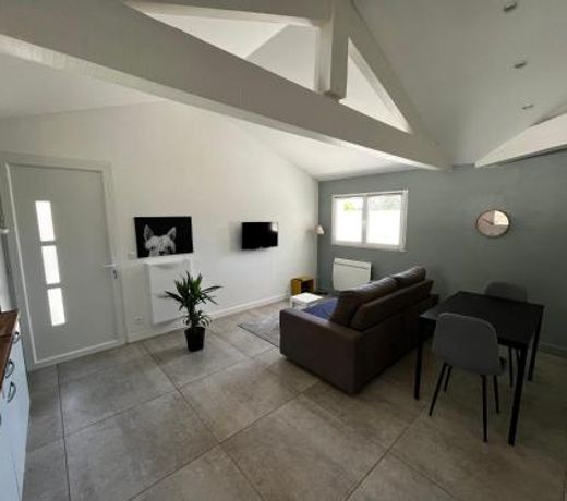 Maison independante 42m2. Calme et verdure :)