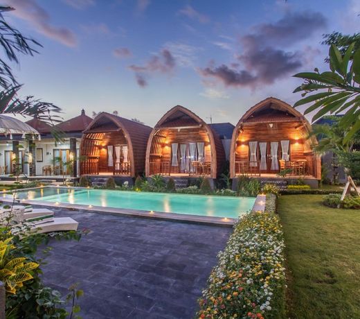 Mailaku House