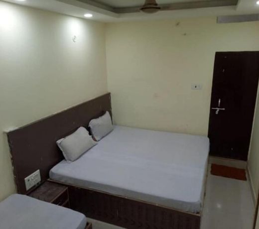 Goroomgo Swastik Guest House Varanasi