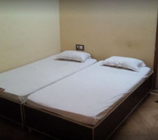 Goroomgo Swastik Guest House Varanasi
