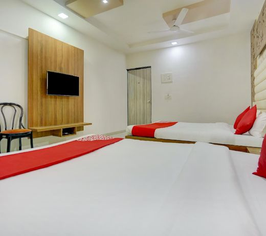 OYO 74870 Hotel Ayaansh