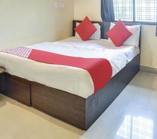OYO 74918 Infinity Inn