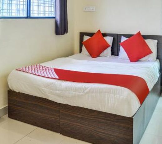 OYO 74918 Infinity Inn