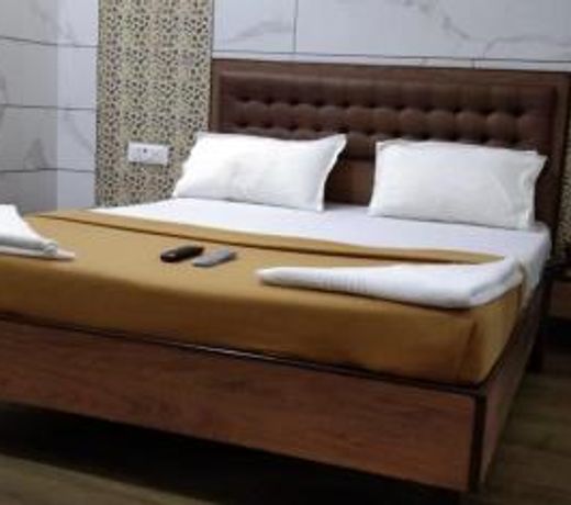 Hotel Royal Residency (Lodging & Boarding)