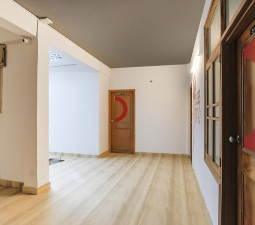 OYO 74943 Hotel Discovery