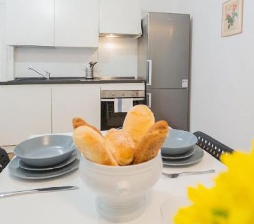 Da Pia - Historical Como City Center by Rent All Como