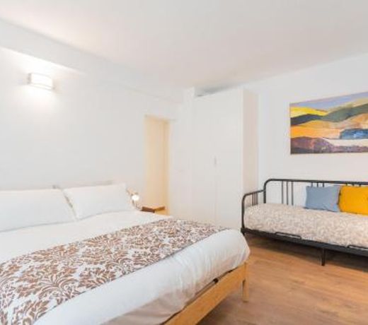 Da Pia - Historical Como City Center by Rent All Como