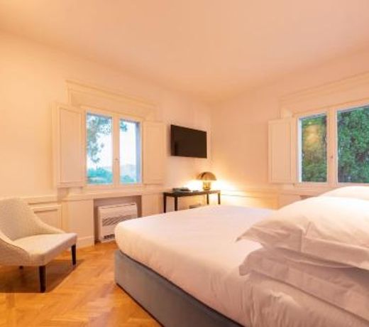 Villa Monty Banks