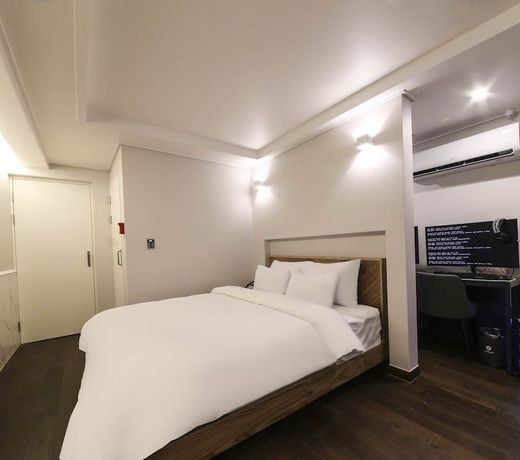 Ekklim Business Hotel