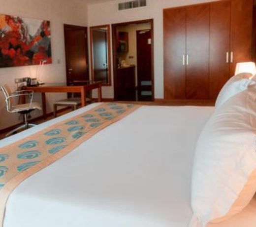 Holiday Inn - Suites Kuwait Salmiya, an IHG Hotel