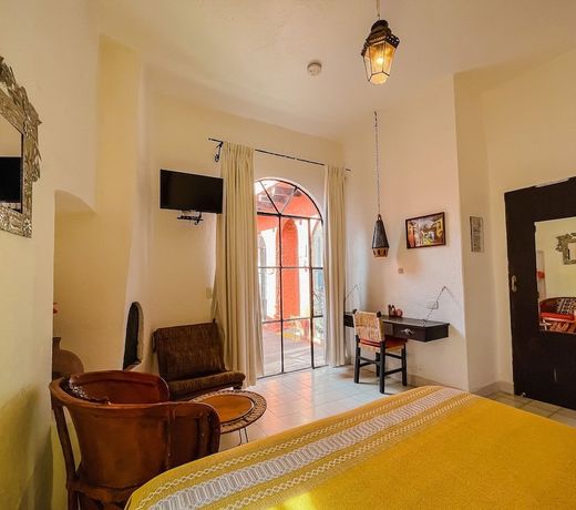 Mansion del Bosque