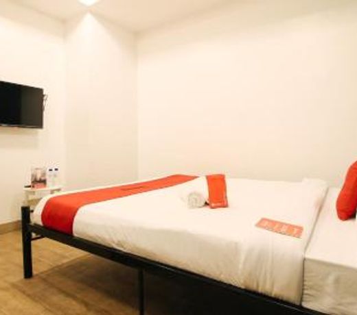 RedDoorz Plus @ San Marcelino Malate
