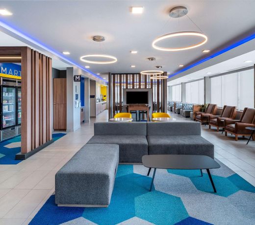 Microtel Inn & Suites by Wyndham Hot Springs