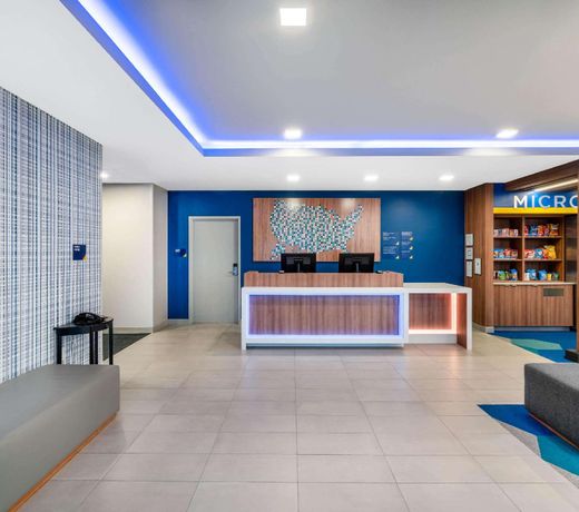 Microtel Inn & Suites by Wyndham Hot Springs