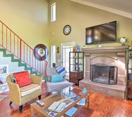 Hilltop Home in Wine Country with Hot Tub and Views!