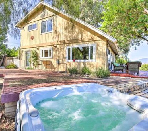 Hilltop Home in Wine Country with Hot Tub and Views!