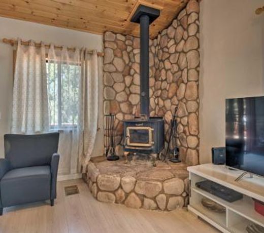 Cozy Pine Mountain Cabin Hike, Bike, Fish Nearby!