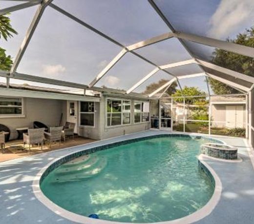 Peaceful Villa with Patio - 2 Miles to Beach!