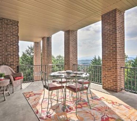 Maggies Mountain View Family Apt 5 Mi to Parkway