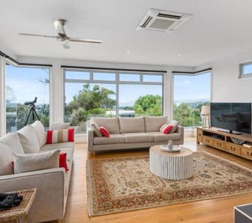 Beach Road Luxury with Ocean Views